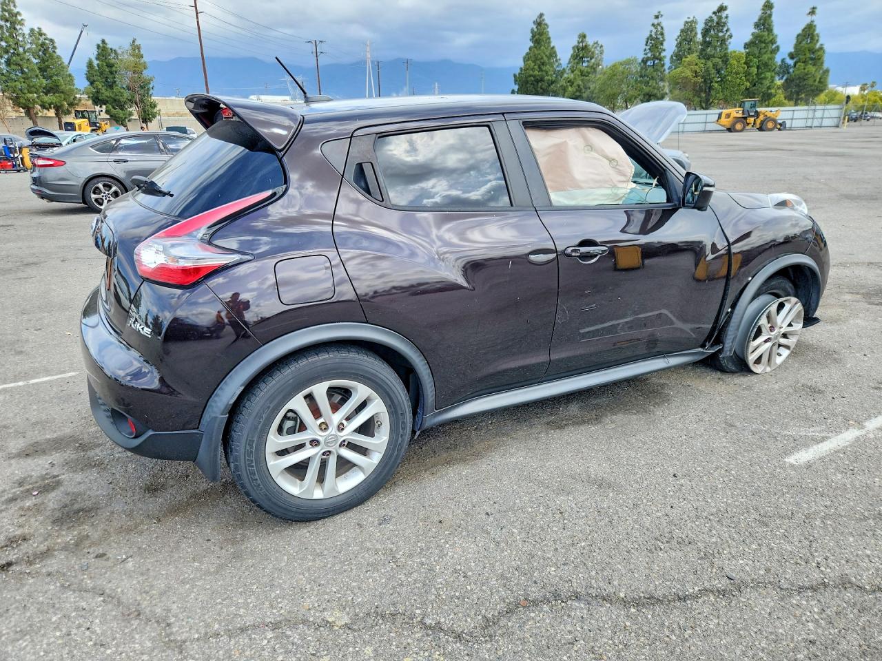 2015 NISSAN JUKE SV