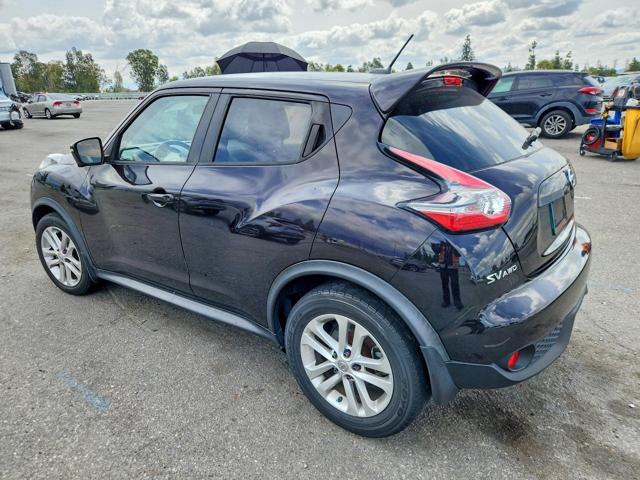 2015 NISSAN JUKE SV