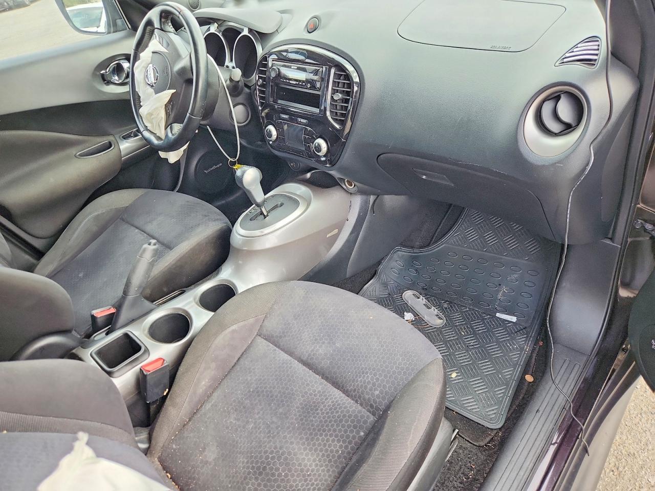 2015 NISSAN JUKE SV