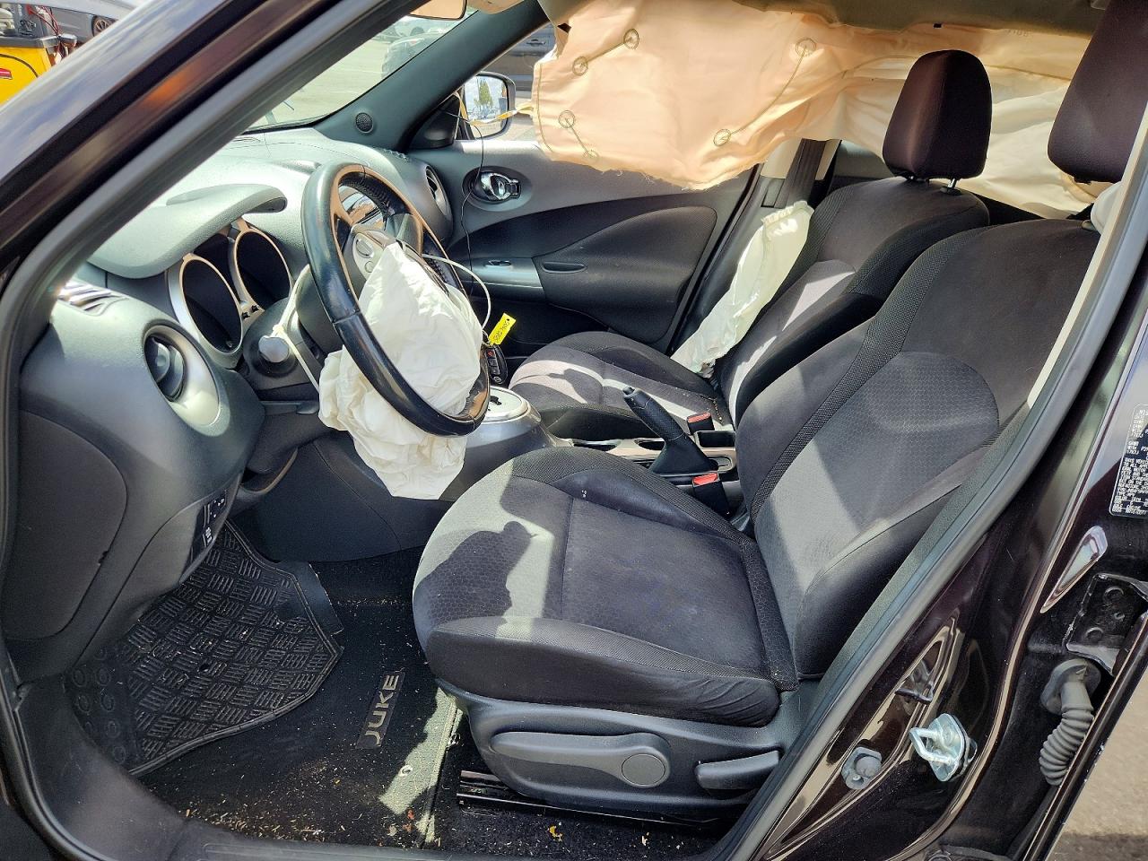 2015 NISSAN JUKE SV