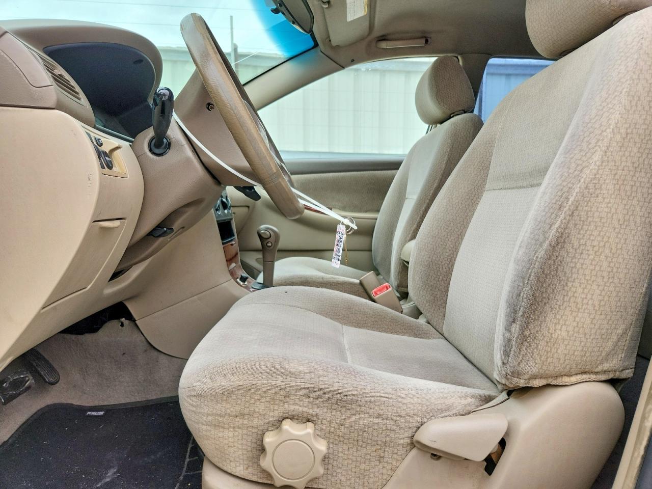 2004 TOYOTA COROLLA