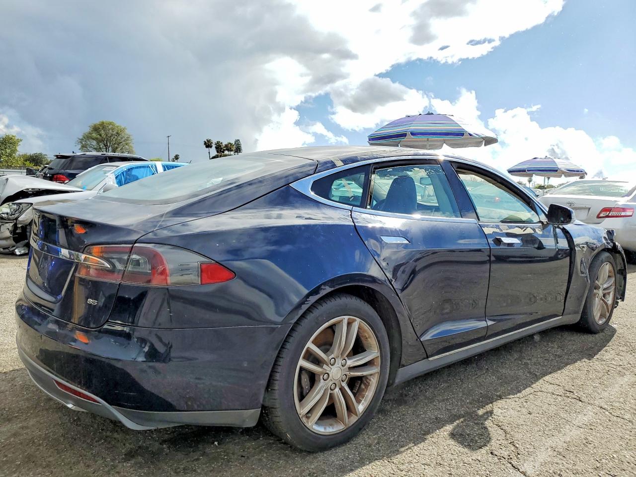 2015 TESLA MODEL S