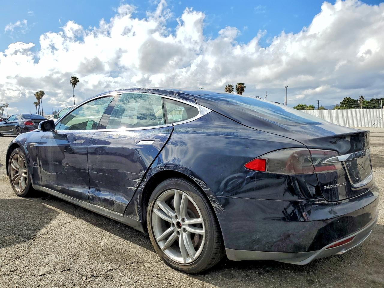 2015 TESLA MODEL S