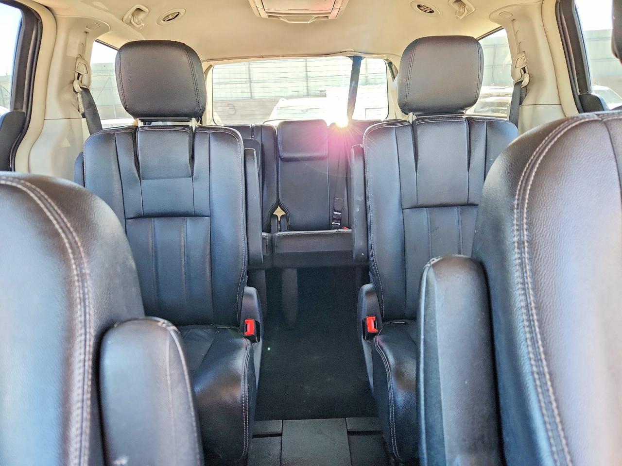 2016 CHRYSLER MINIVAN