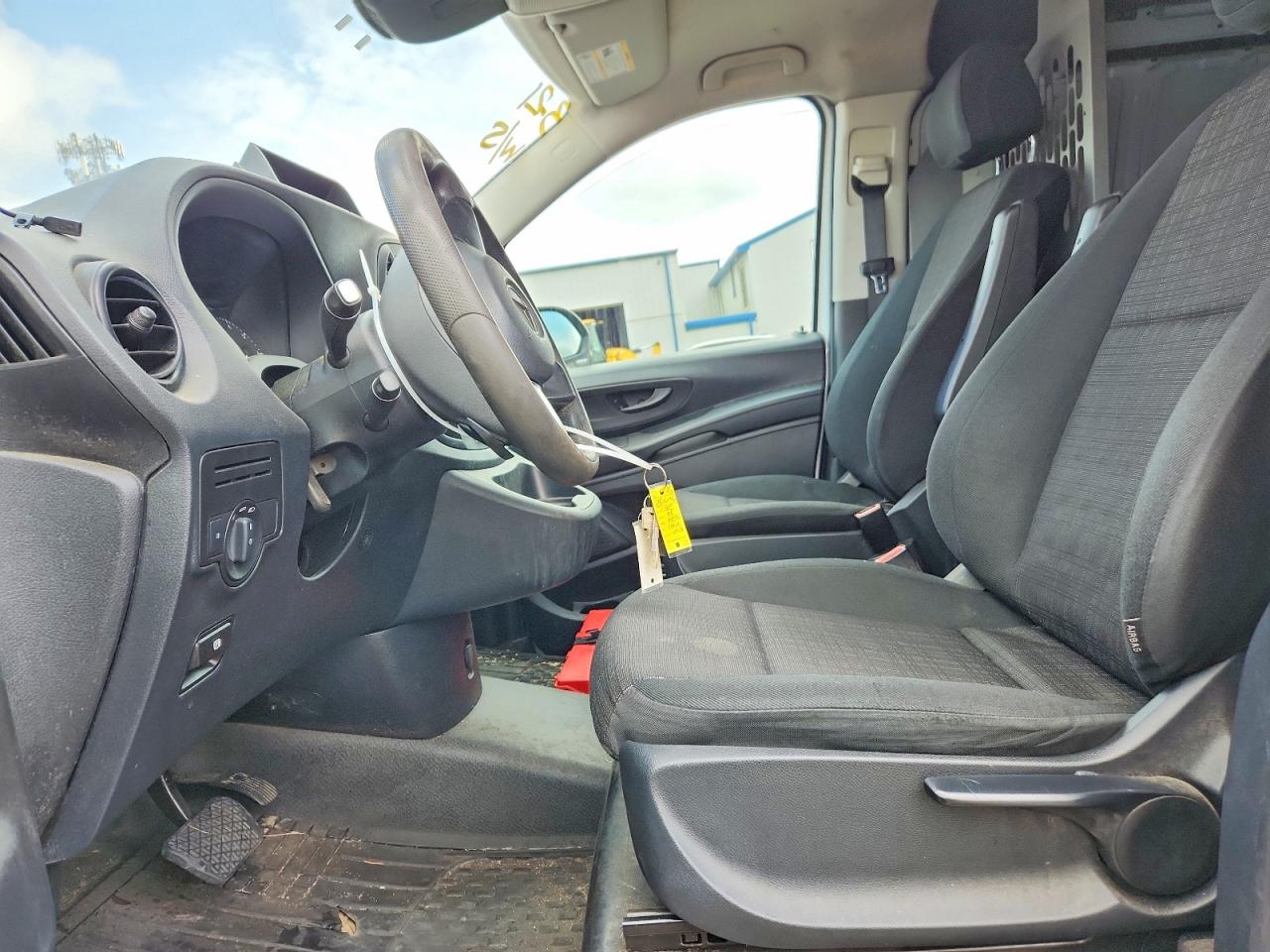 2019 MERCEDES BENZ METRIS