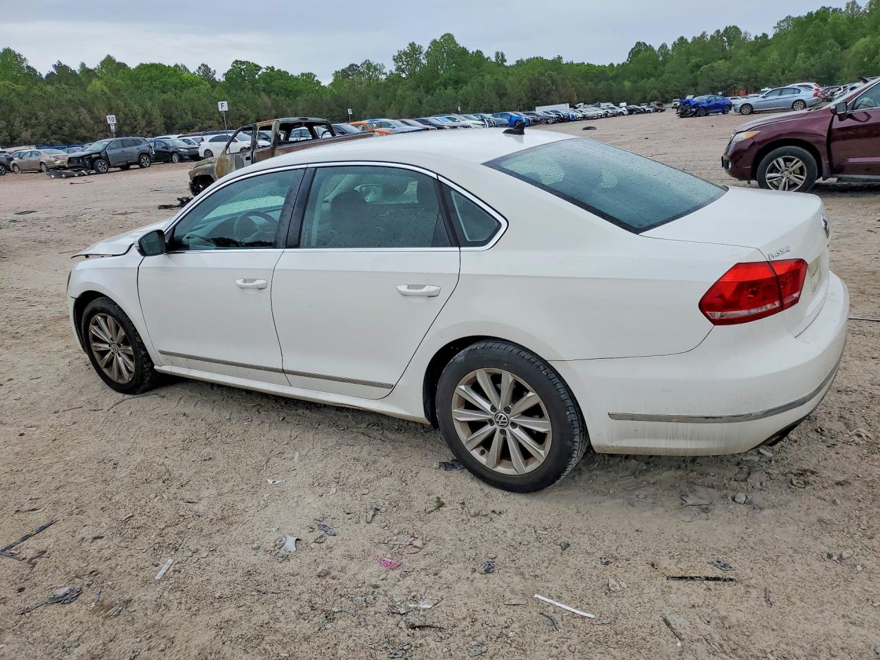 2013 VOLKSWAGEN PASSAT