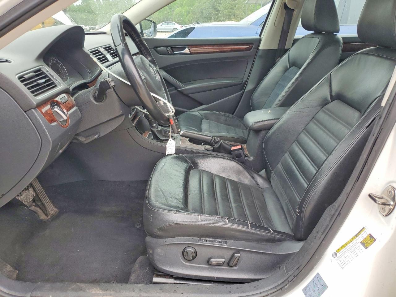 2013 VOLKSWAGEN PASSAT