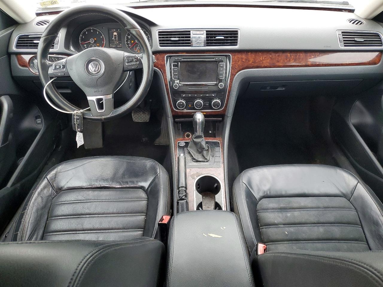 2013 VOLKSWAGEN PASSAT
