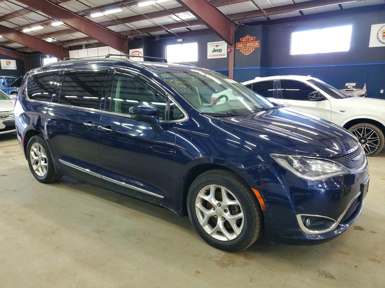 2017 CHRYSLER PACIFICA