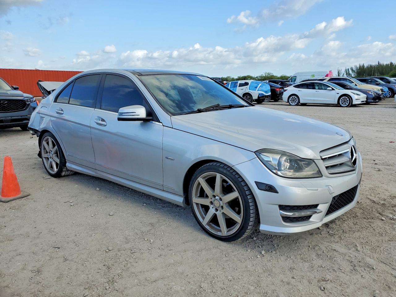 2012 MERCEDES-BENZ C-CLASS