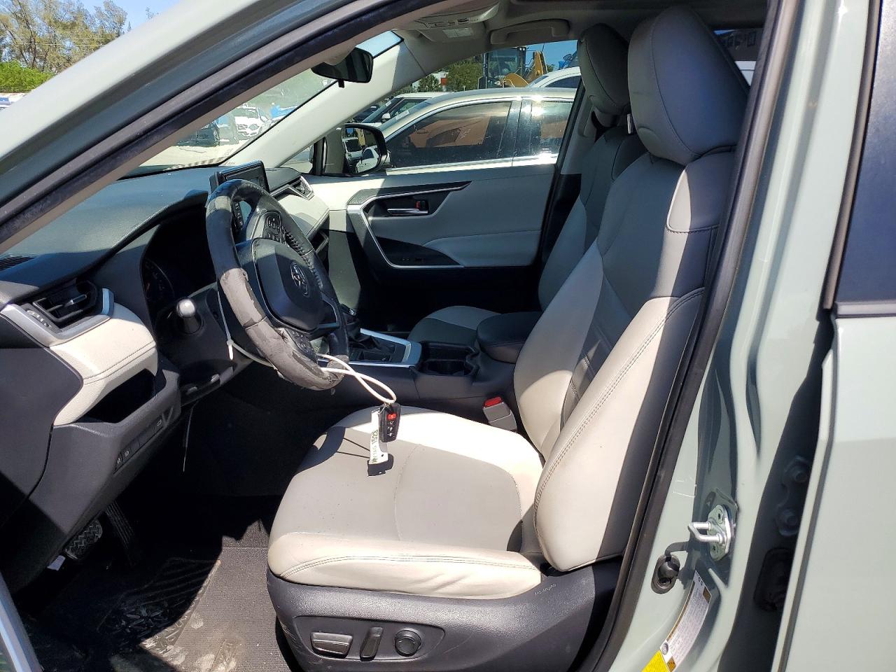 2020 TOYOTA RAV4
