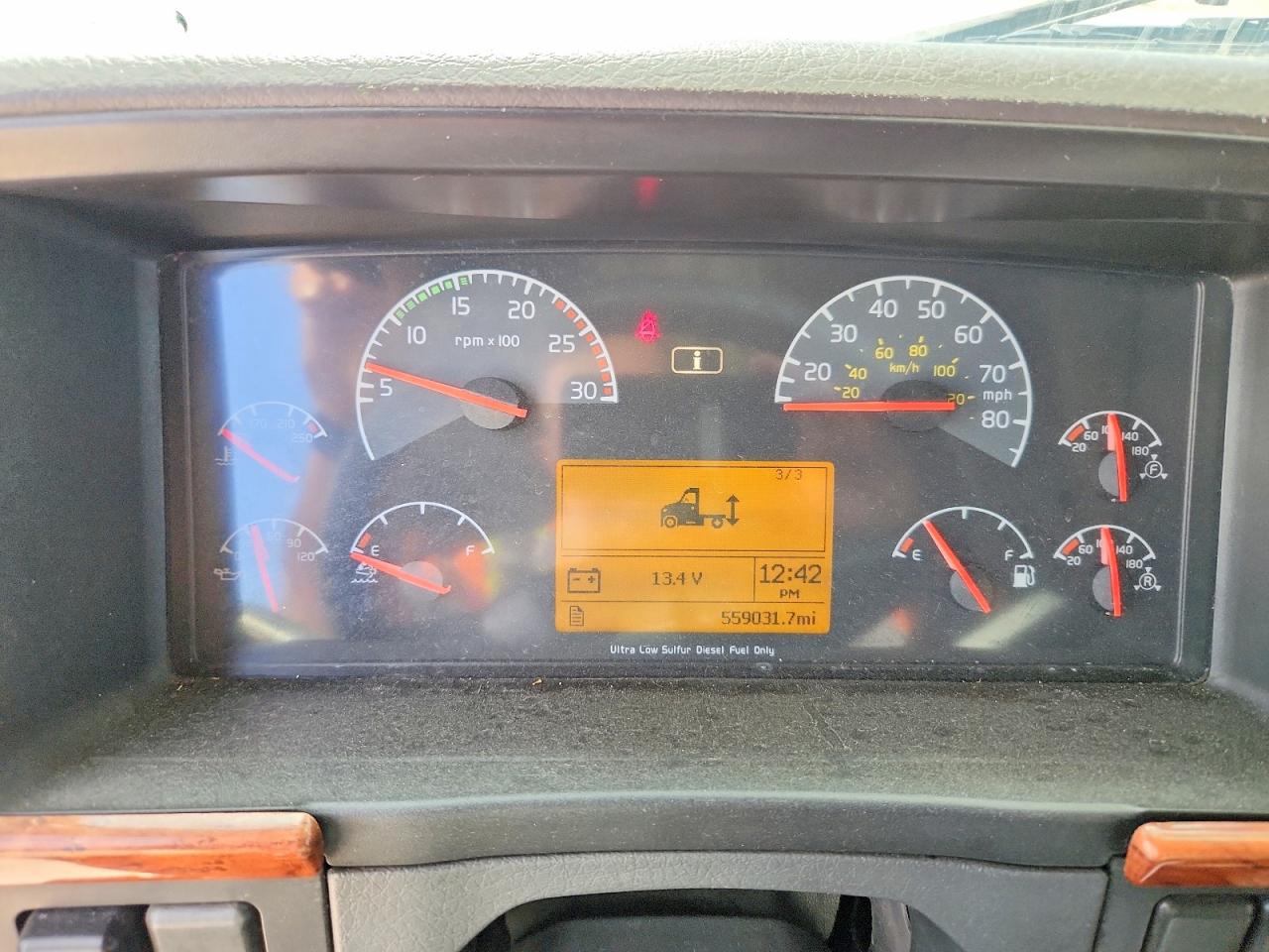 2012 VOLVO VN
