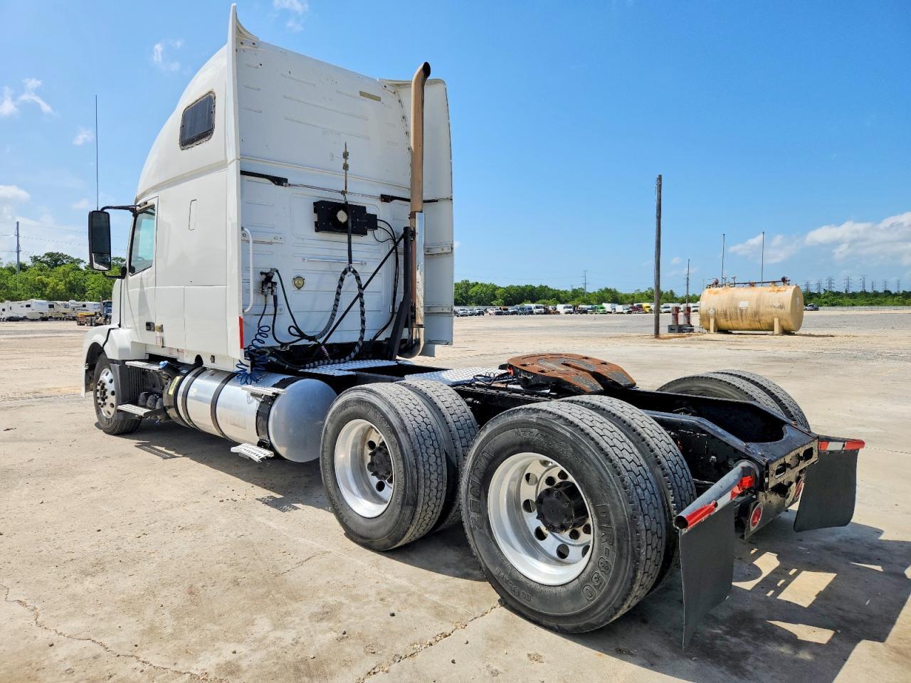 2012 VOLVO VN