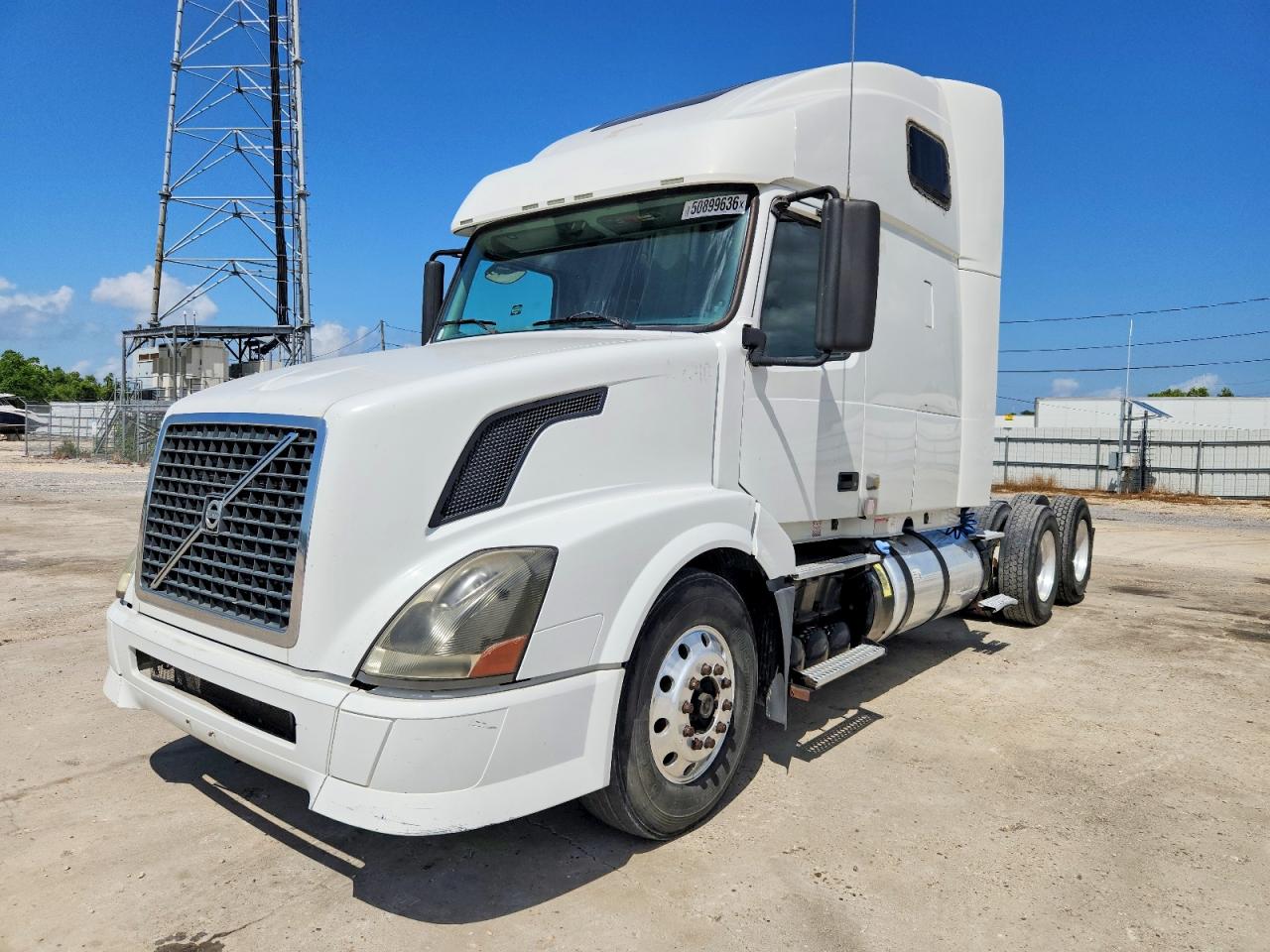 2012 VOLVO VN