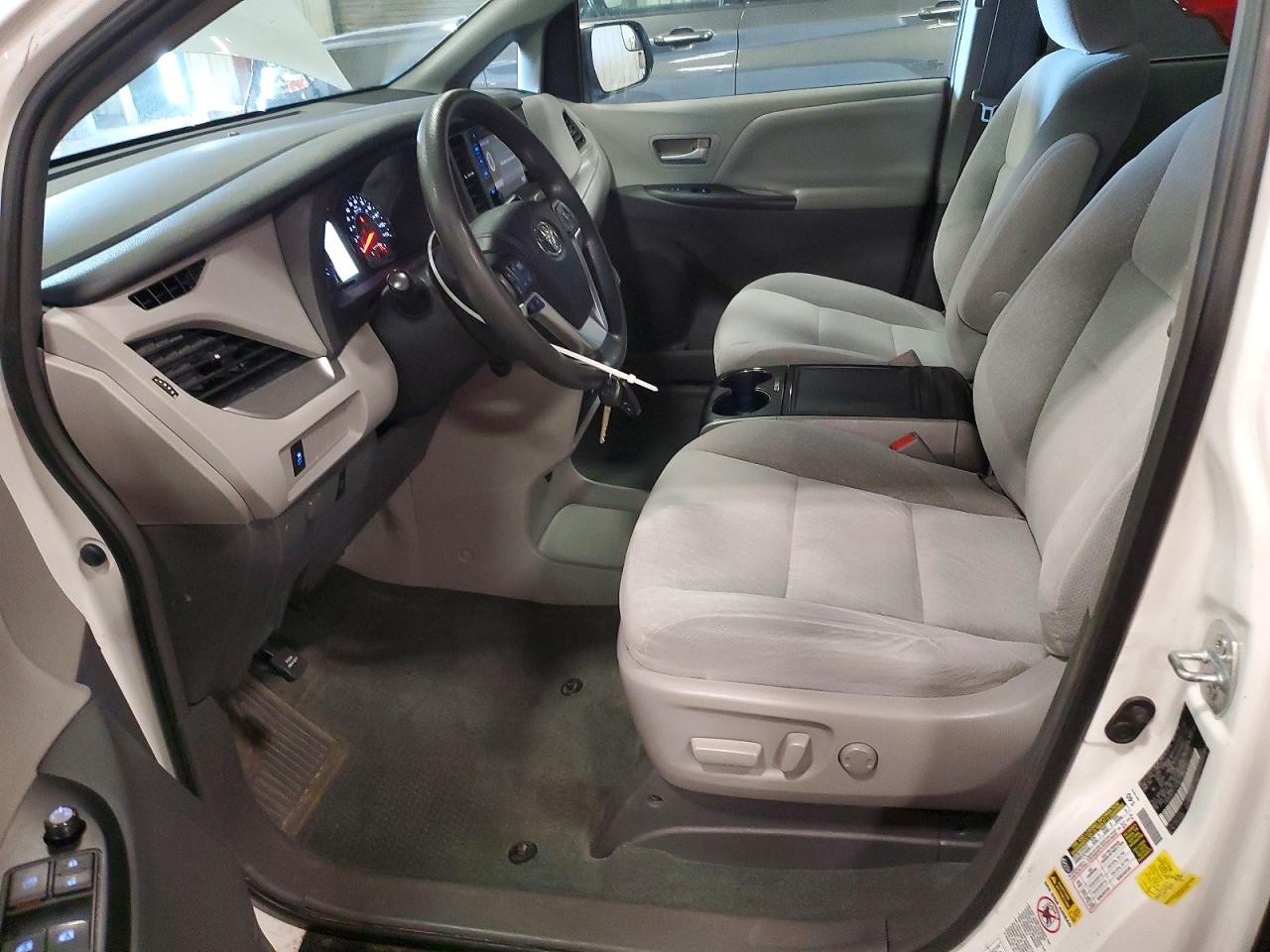 2015 TOYOTA SIENNA