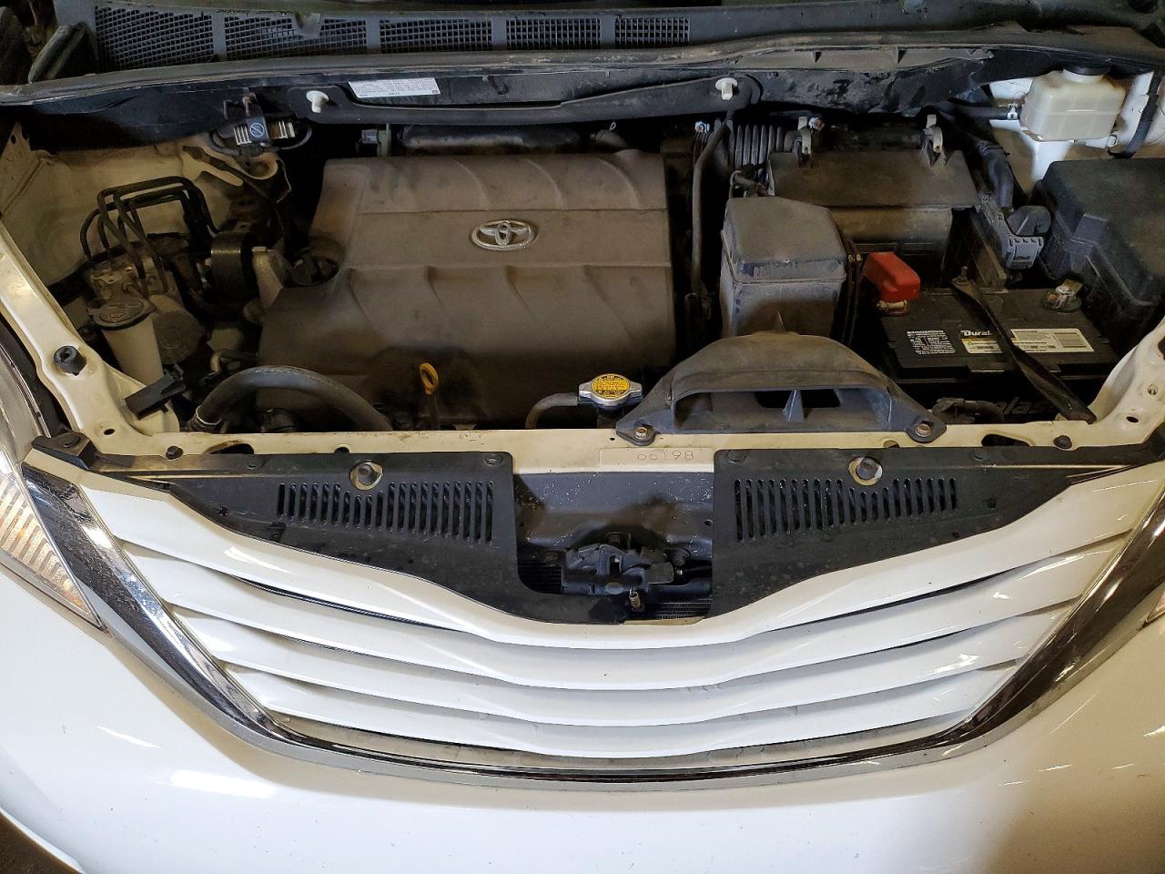 2015 TOYOTA SIENNA
