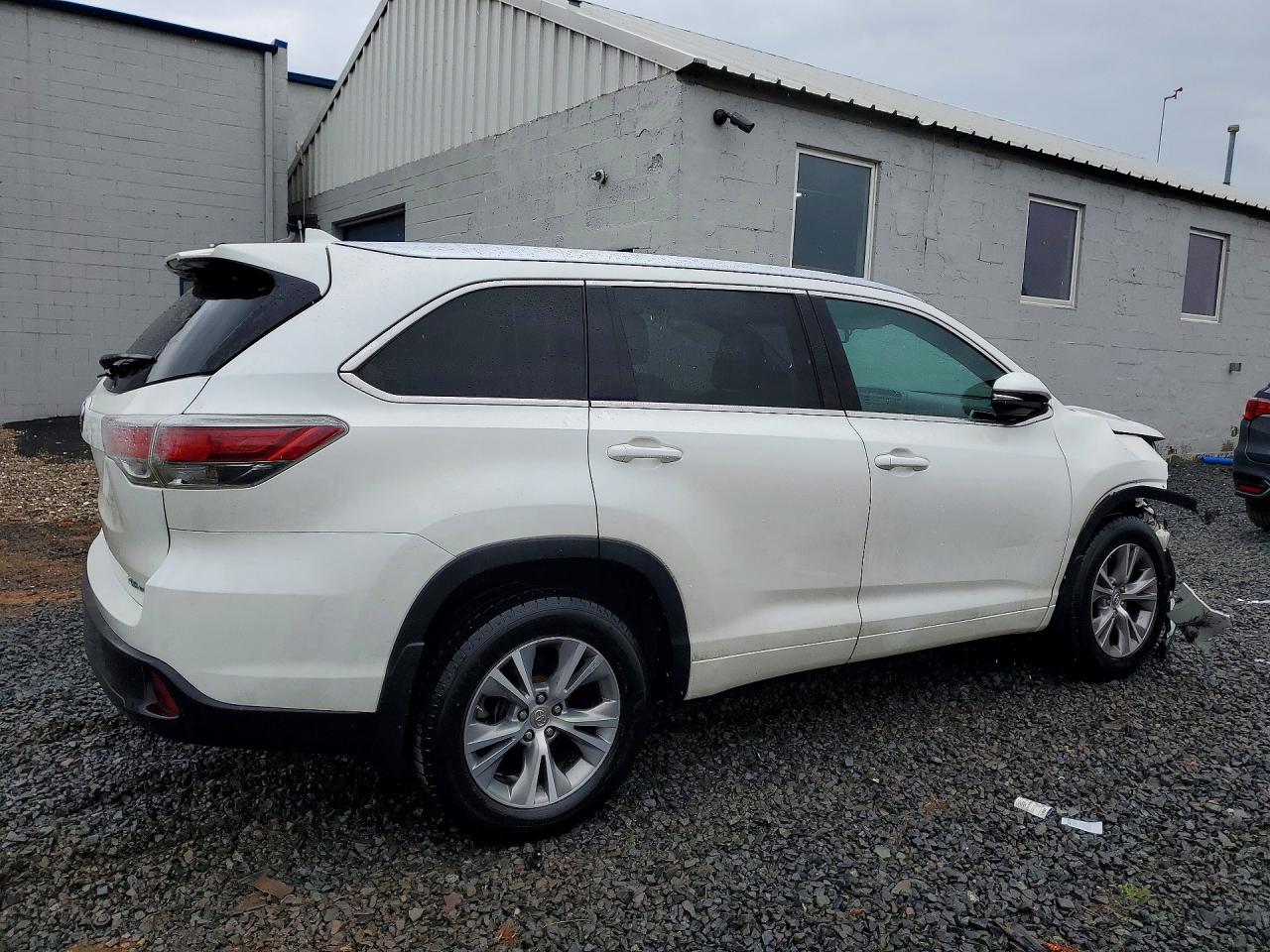 2015 TOYOTA HIGHLANDER