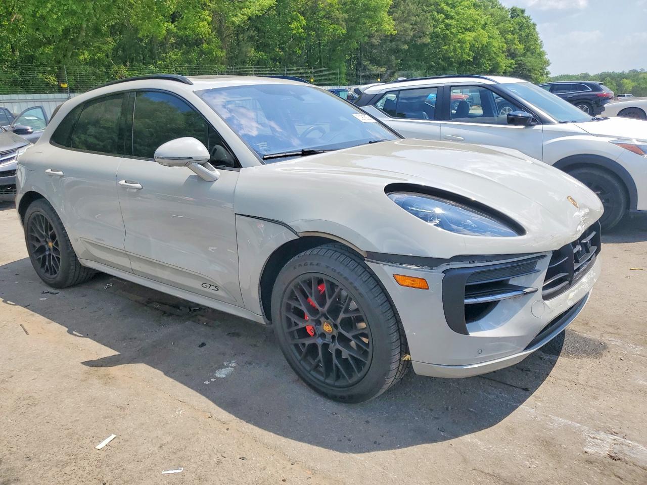 2021 PORSCHE MACAN