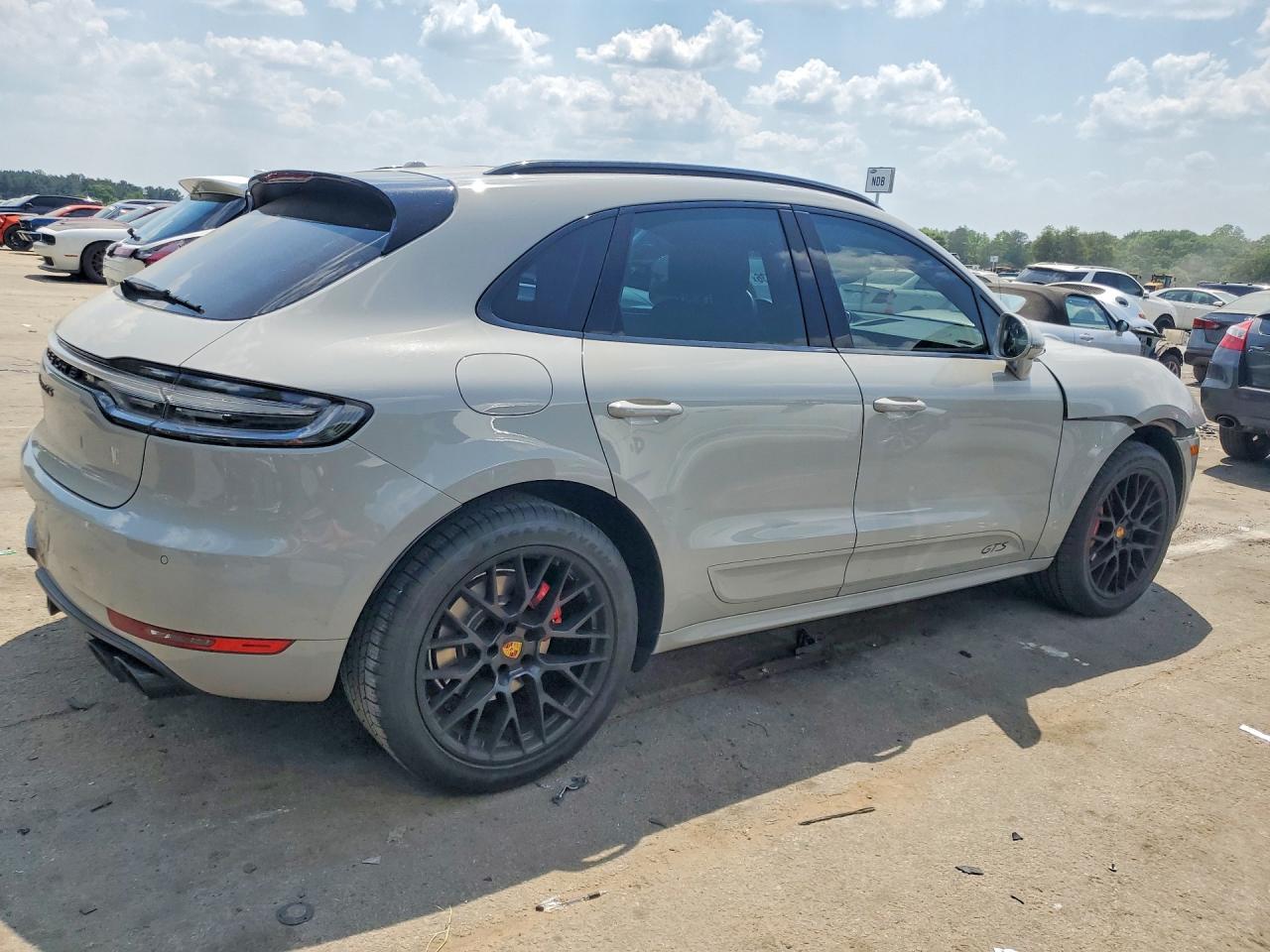 2021 PORSCHE MACAN