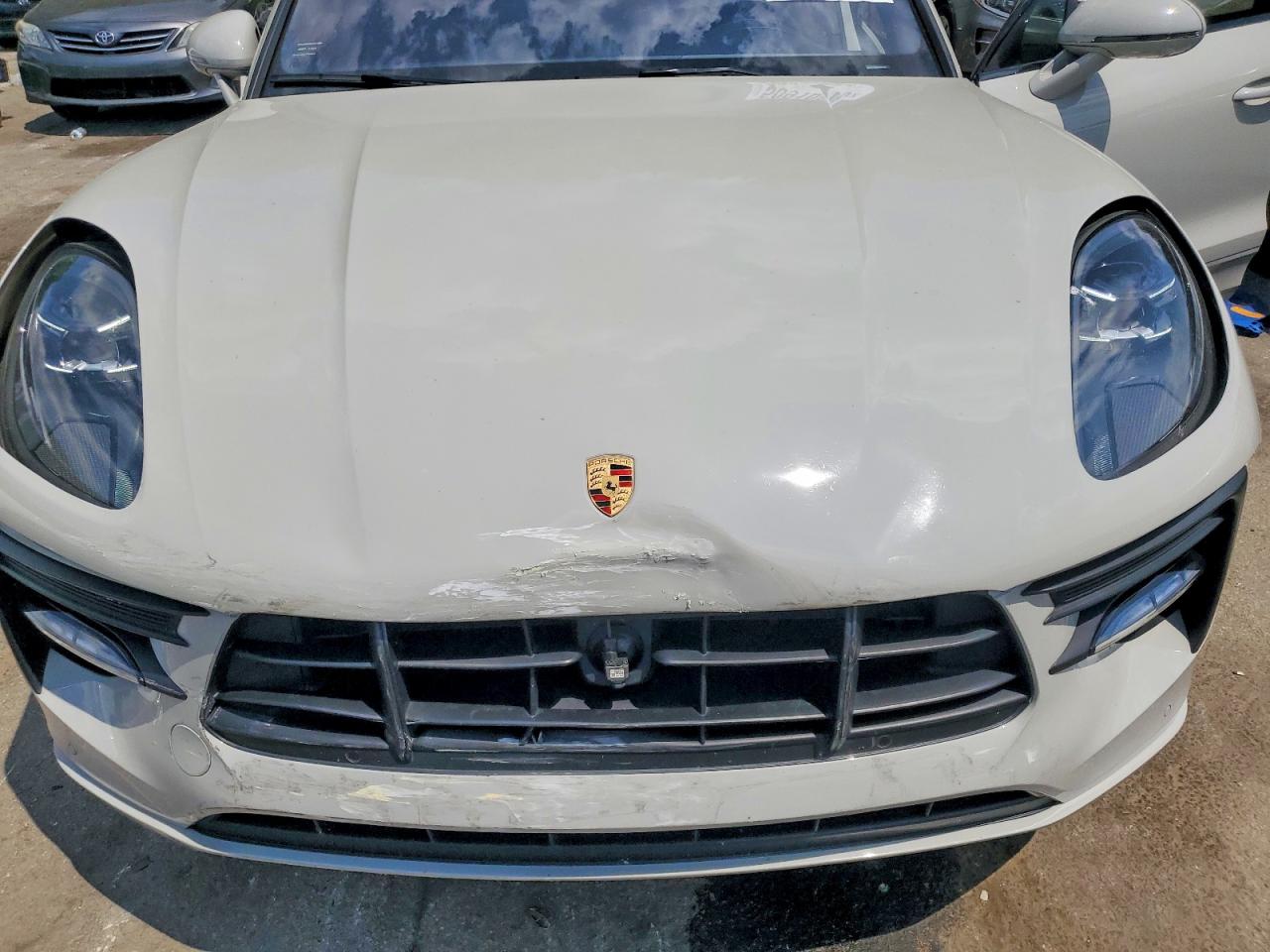 2021 PORSCHE MACAN