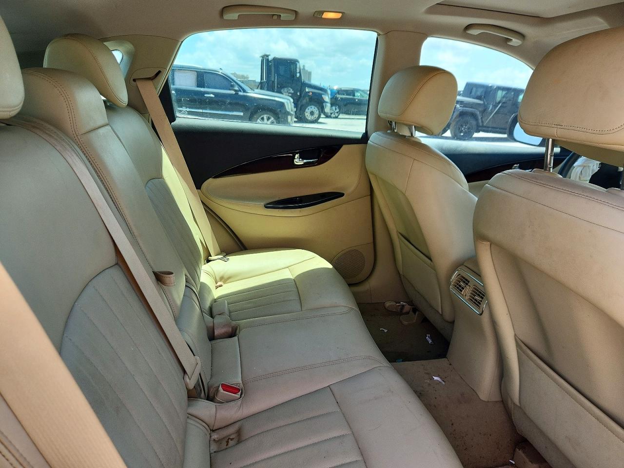 2016 INFINITI QX50 BASE