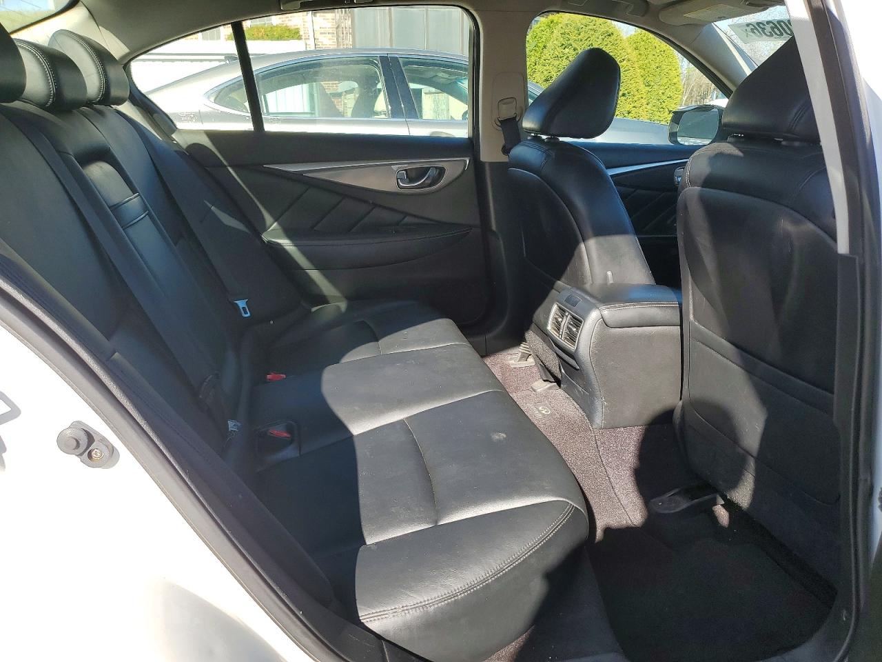 2014 INFINITI Q50