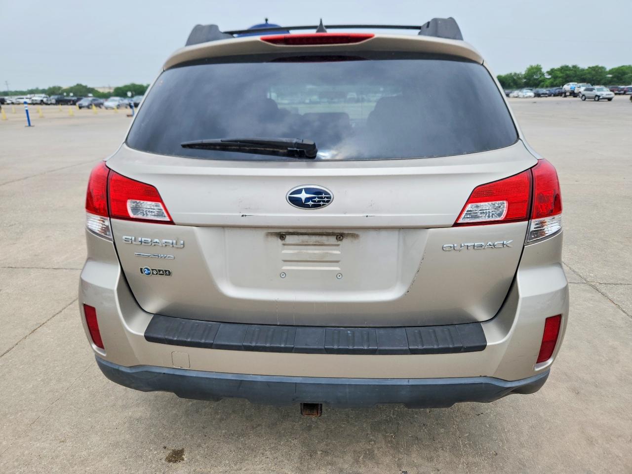 2014 SUBARU OUTBACK