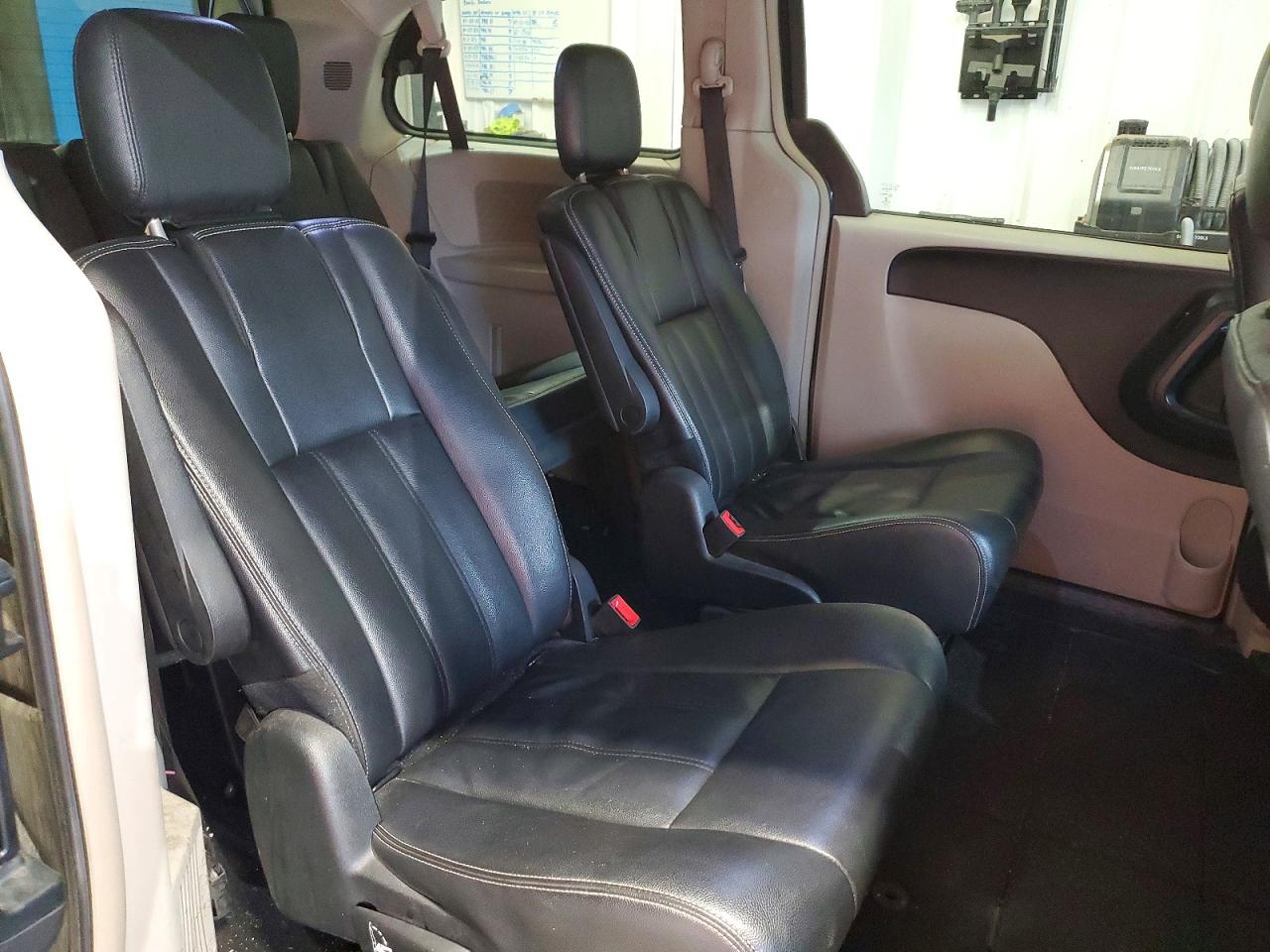 2014 CHRYSLER MINIVAN