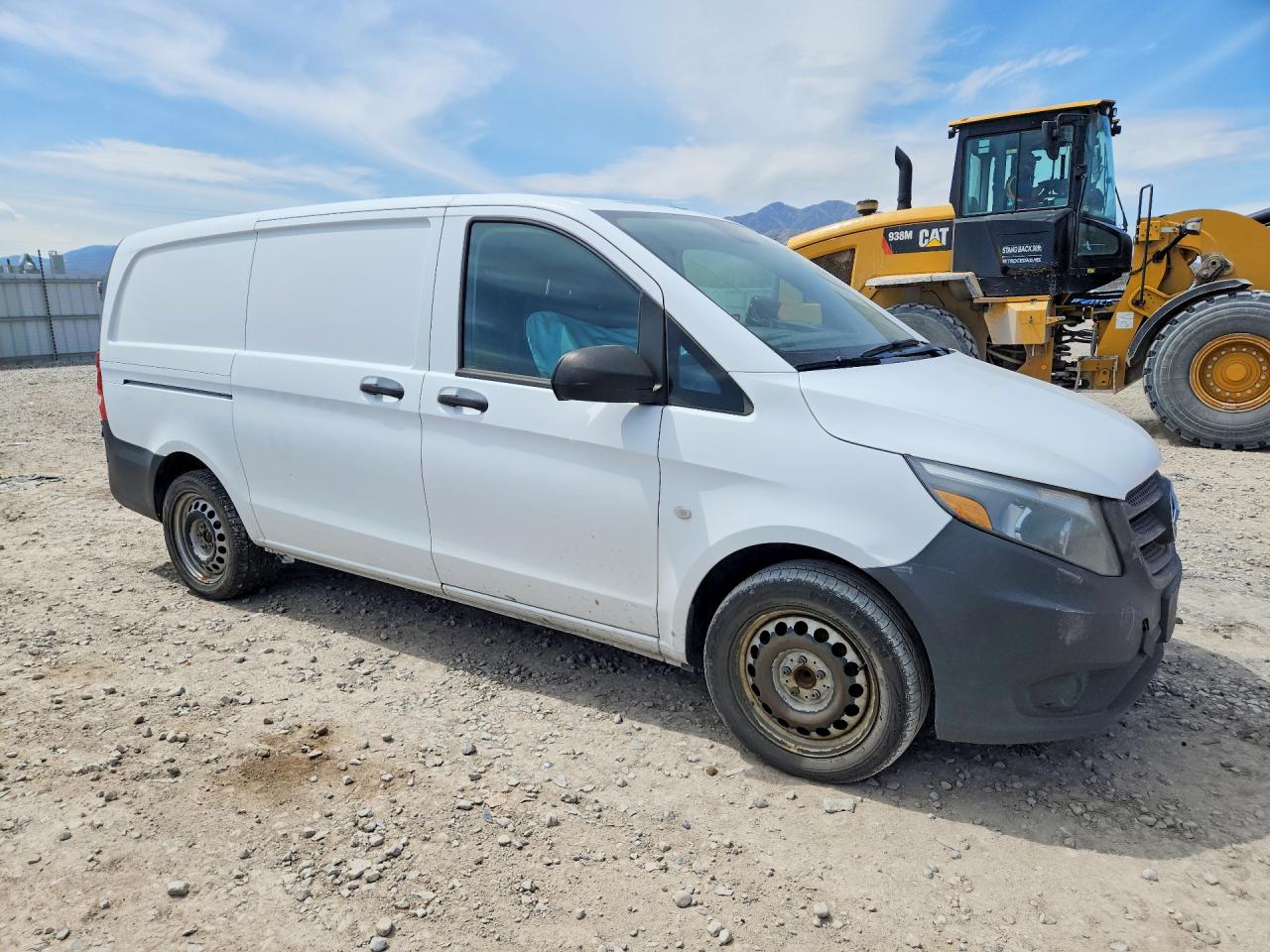 2016 MERCEDES BENZ METRIS