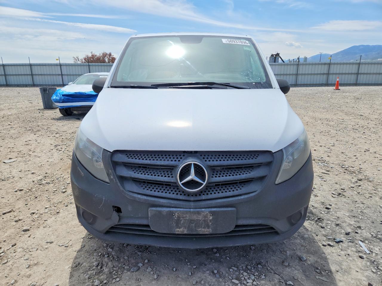 2016 MERCEDES BENZ METRIS