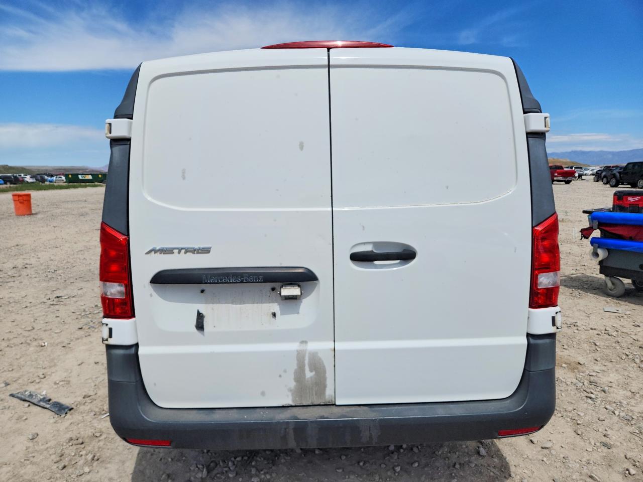2016 MERCEDES BENZ METRIS