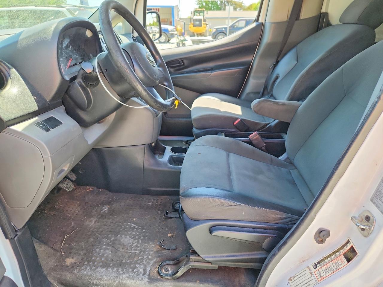 2015 NISSAN NV
