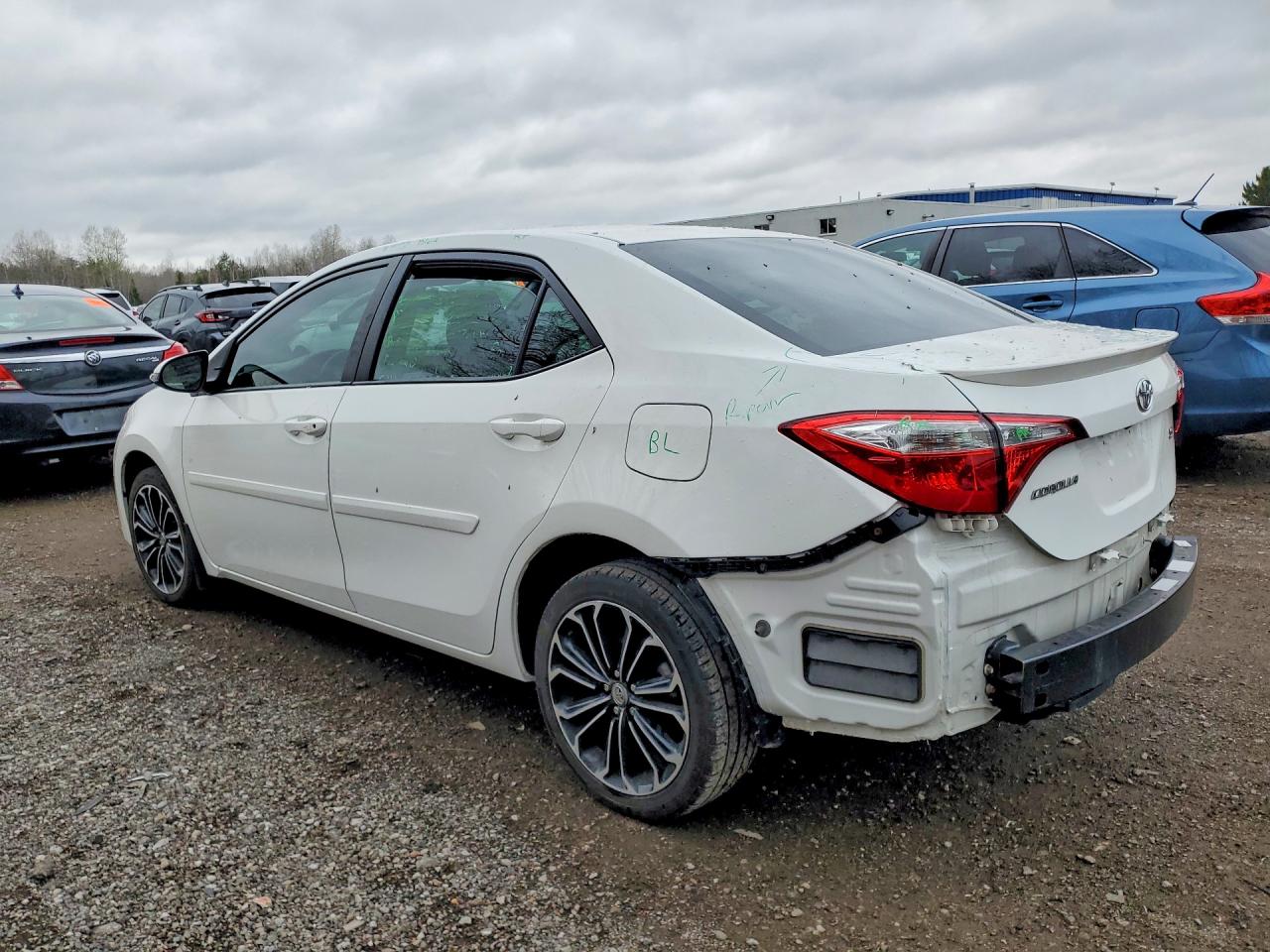 2015 TOYOTA COROLLA