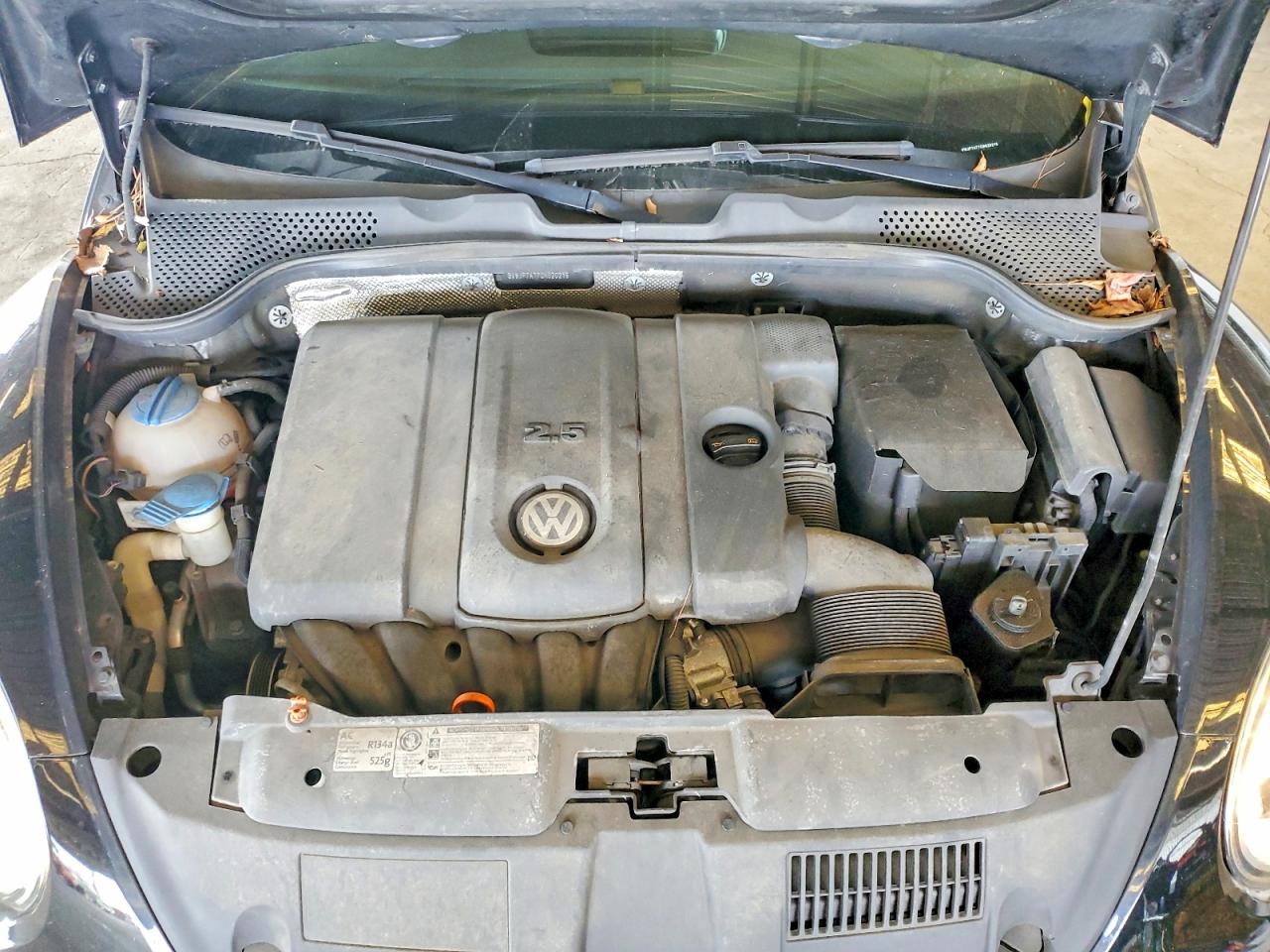 2012 VOLKSWAGEN BEETLE