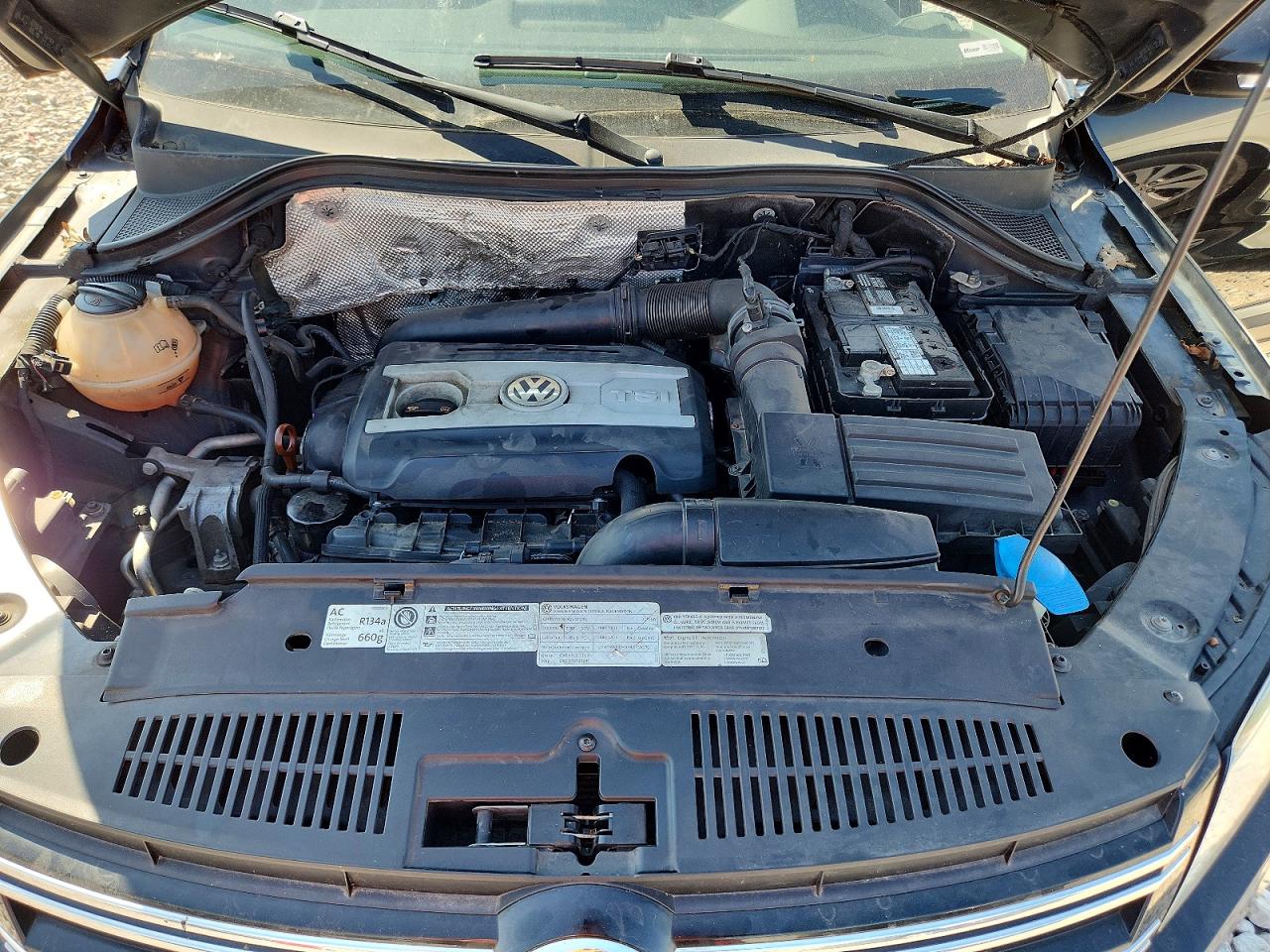 2012 VOLKSWAGEN TIGUAN