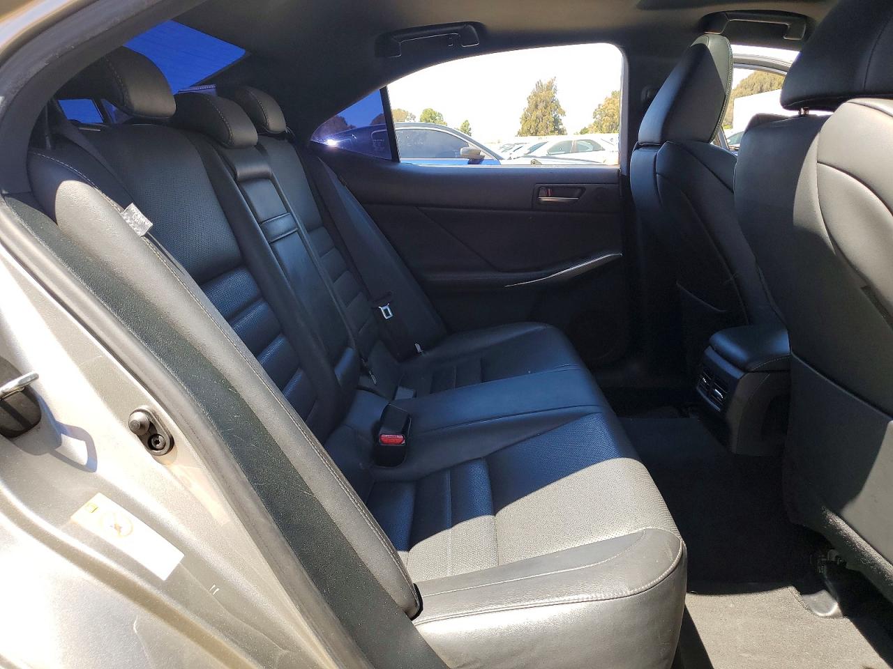 2017 LEXUS IS