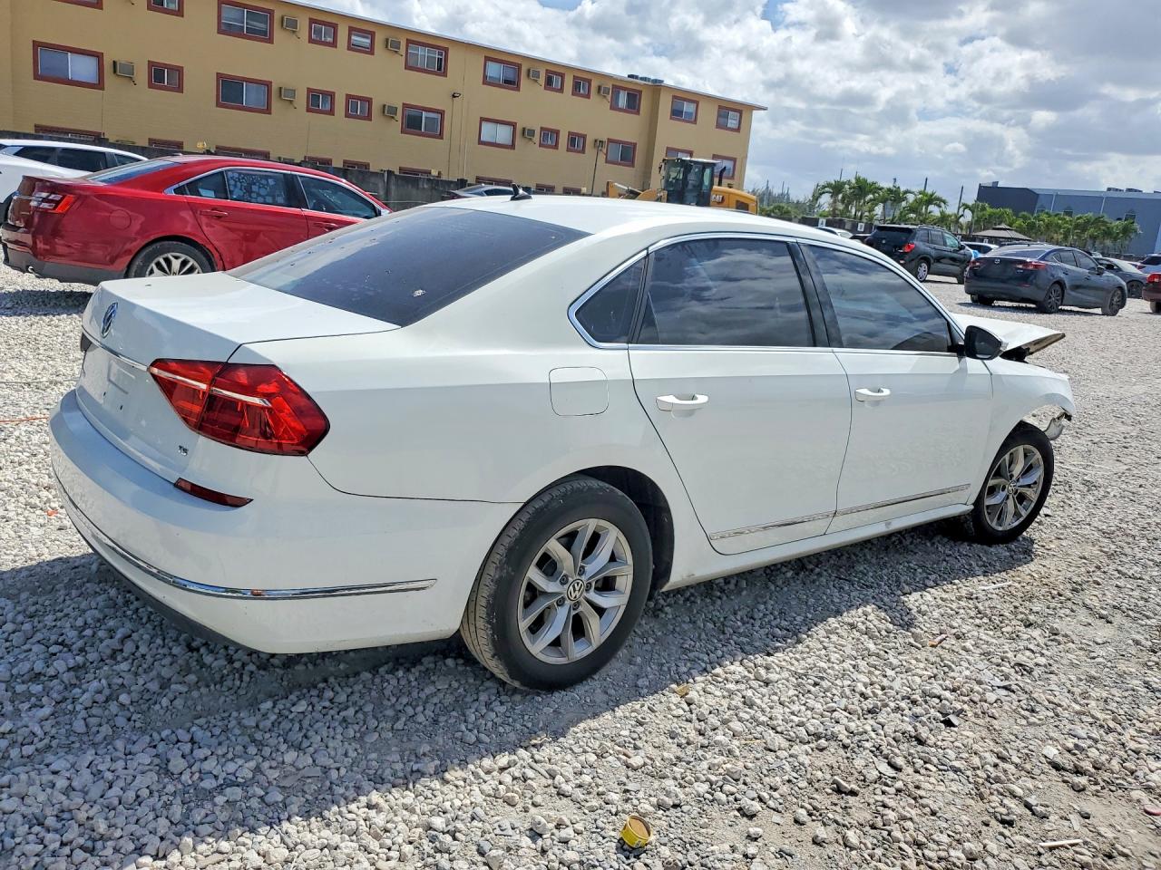 2016 VOLKSWAGEN PASSAT