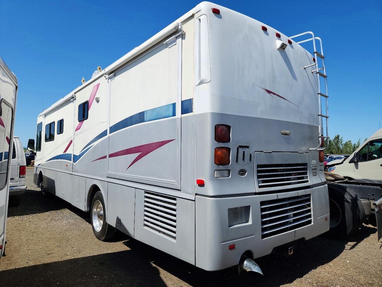 2001 WINNEBAGO ALL OTHER