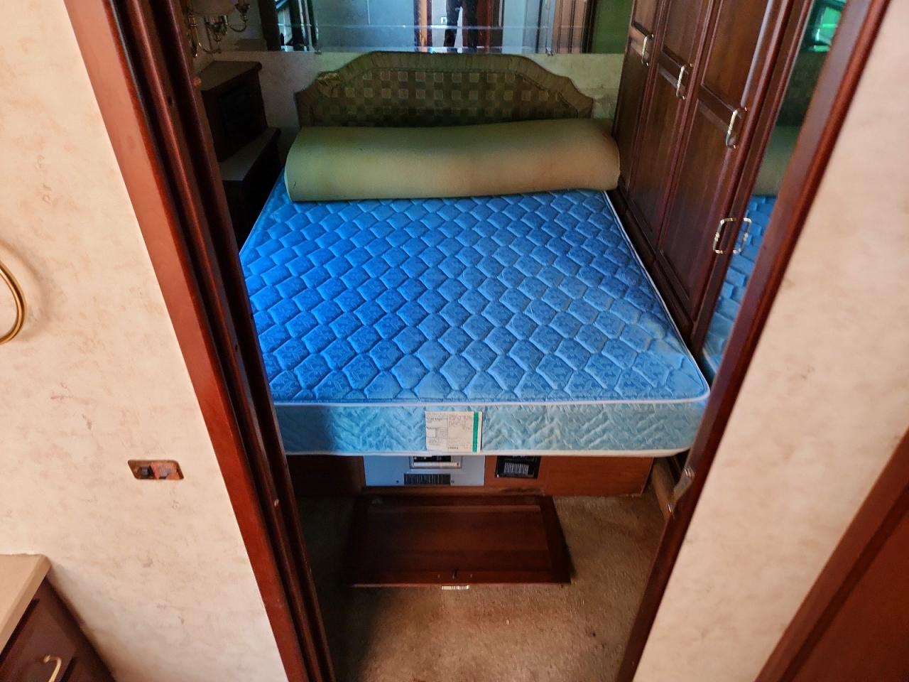 2001 WINNEBAGO ALL OTHER