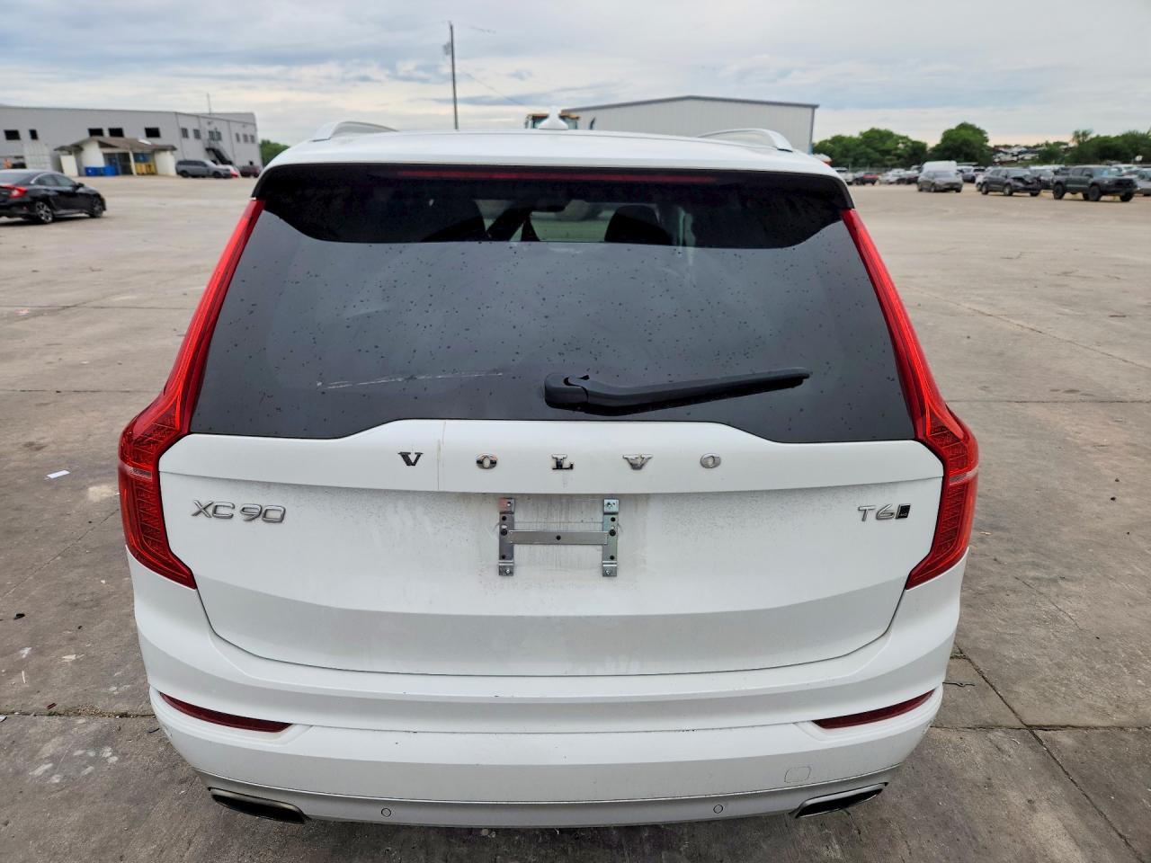 2020 VOLVO XC90