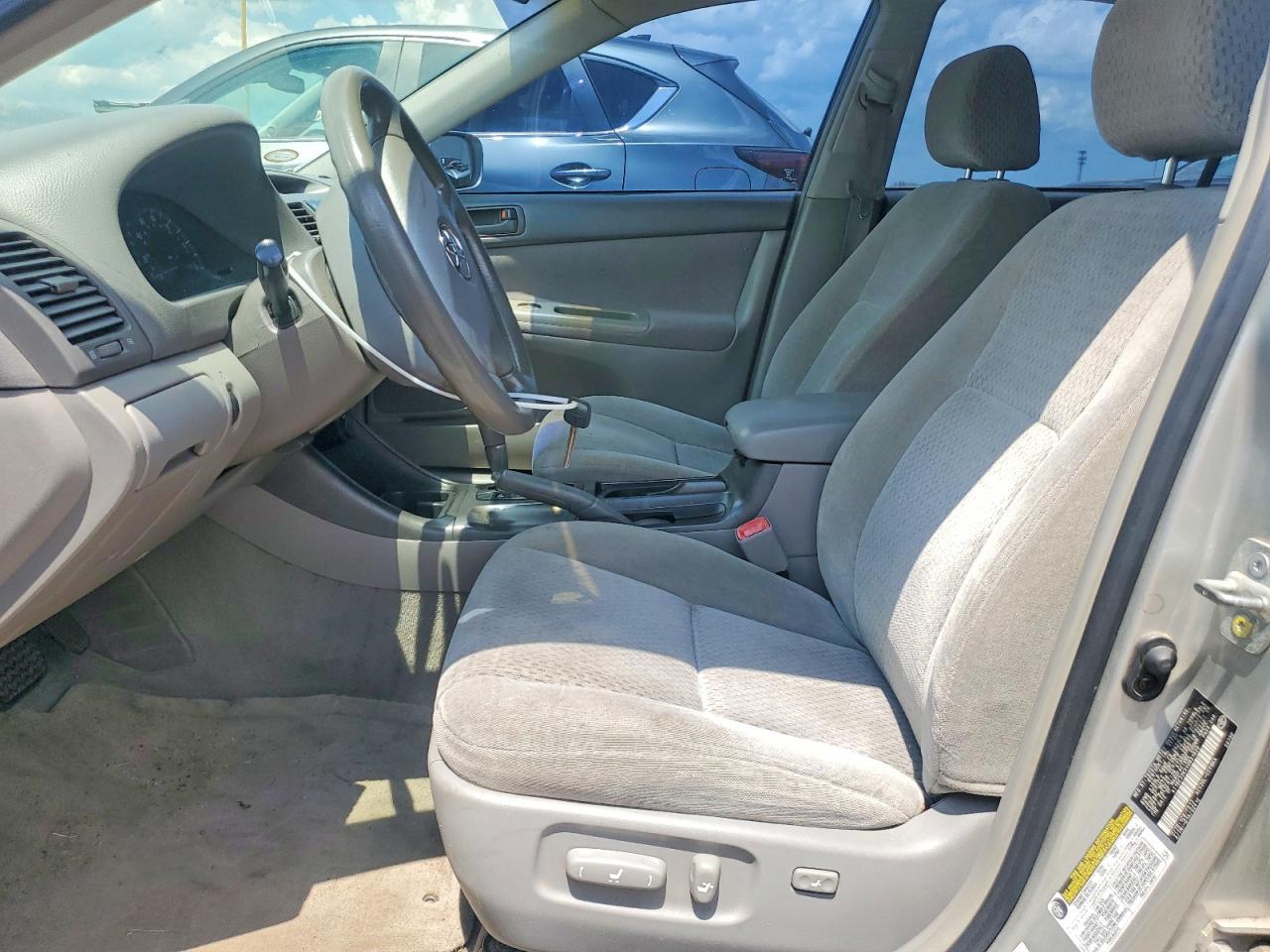 2004 TOYOTA CAMRY