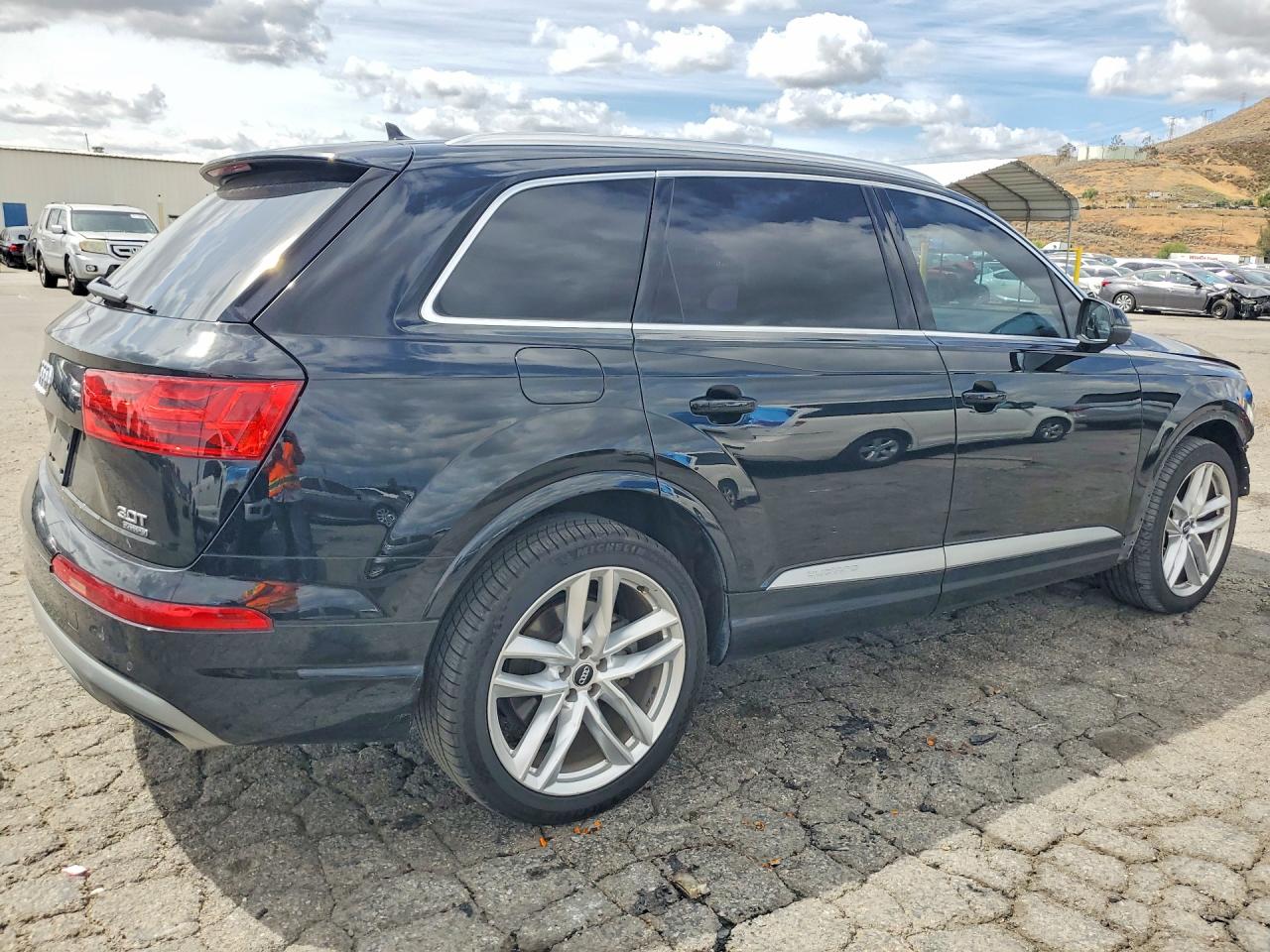 2017 AUDI Q7