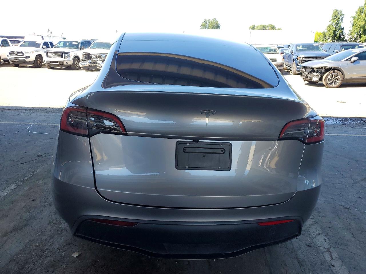 2025 TESLA MODEL Y