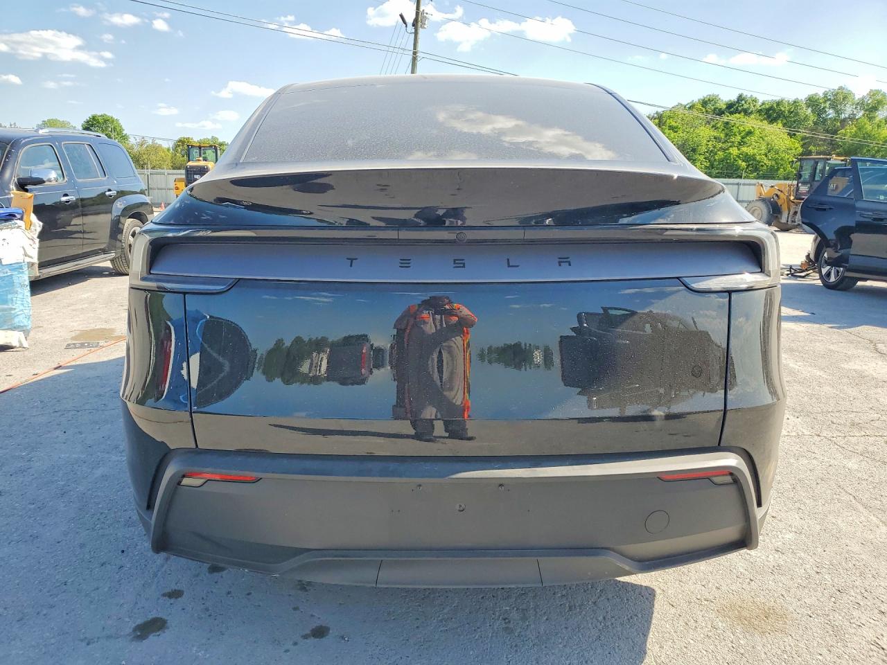 2026 TESLA MODEL Y