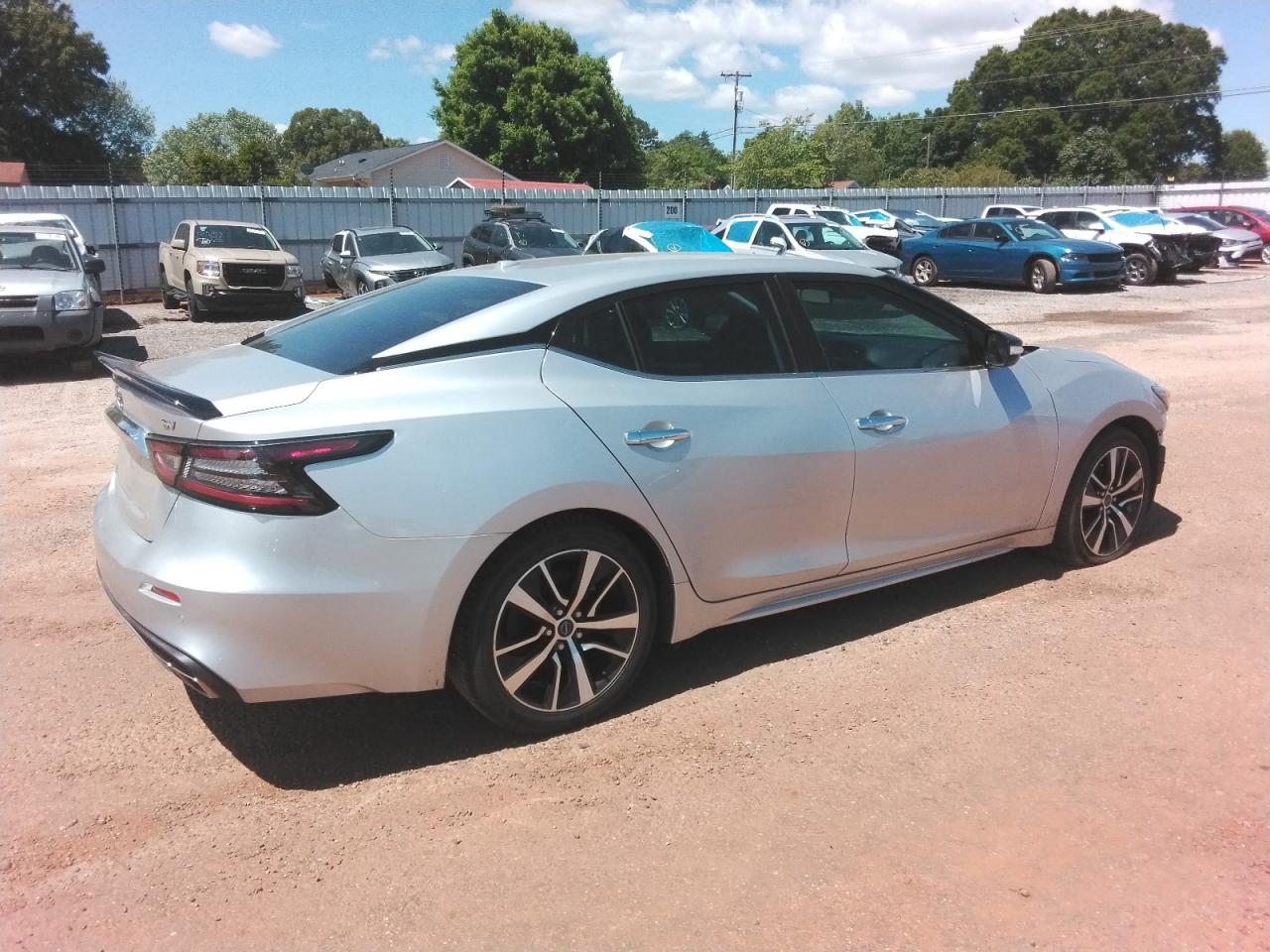 2023 NISSAN MAXIMA