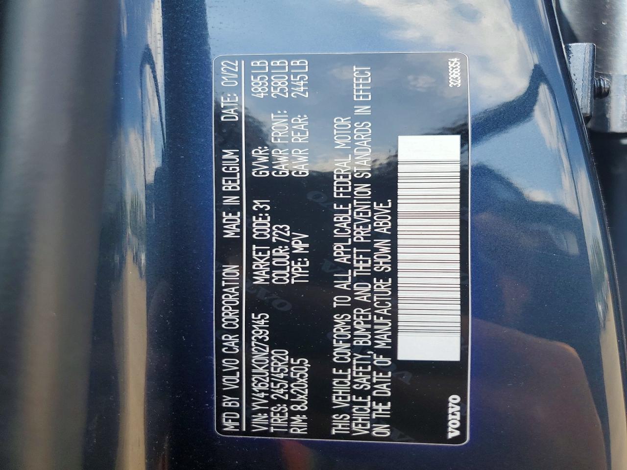 2022 VOLVO XC40
