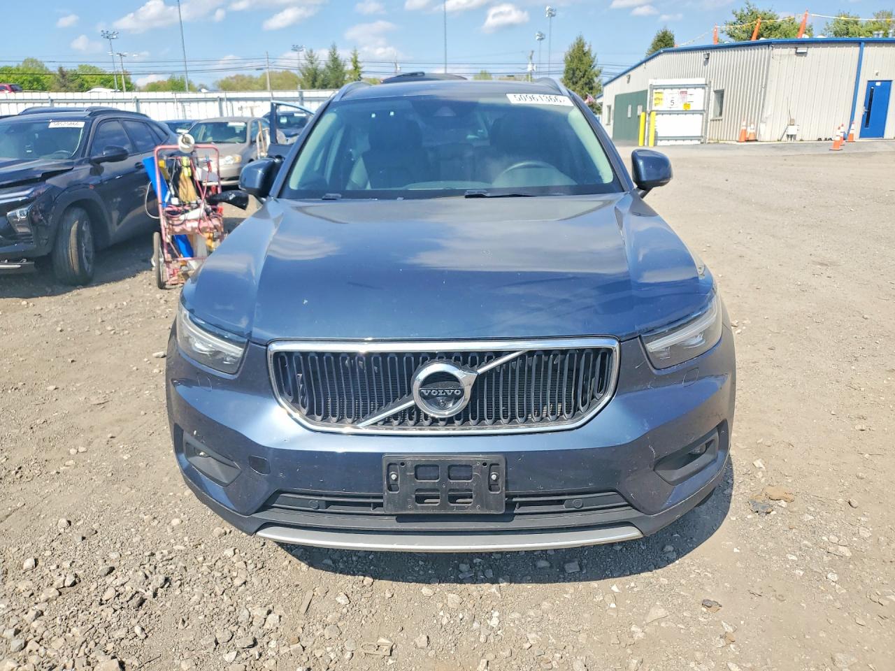 2022 VOLVO XC40