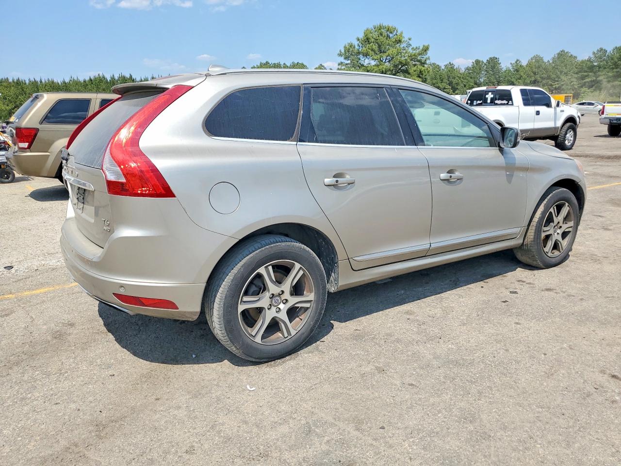 2014 VOLVO XC60