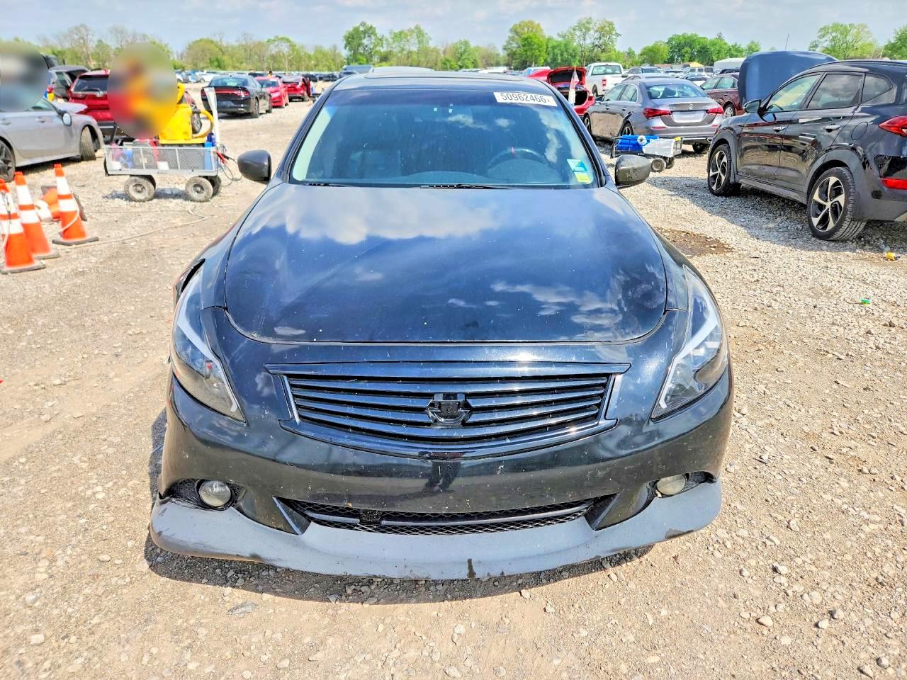 2013 INFINITI G37