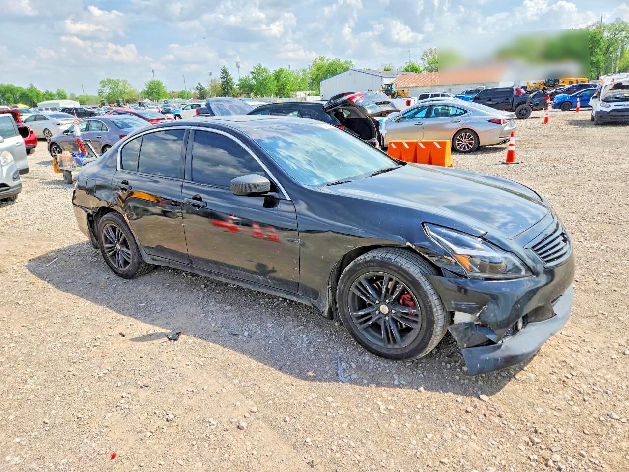 2013 INFINITI G37